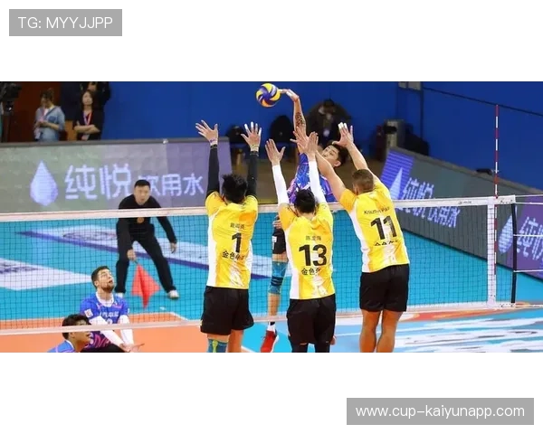 中国男排连续防守反击快球得手：场上韧性与速度并进的品牌之光